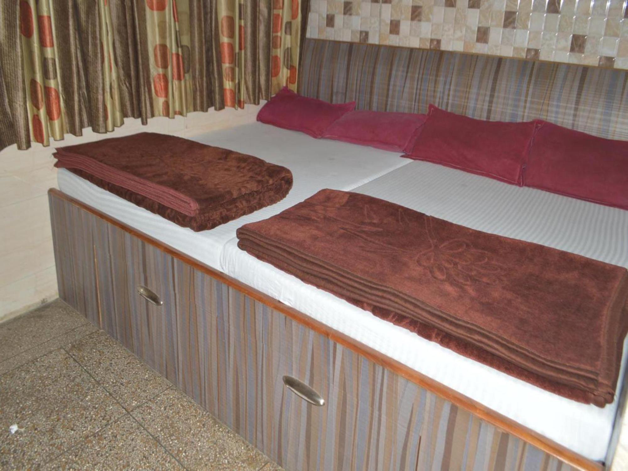 Ajanta Hotel 100 Mtrs Railway Station & 400 Mtrs Dargah Ajmer Esterno foto